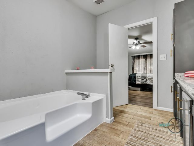 9654 Creek Vista Lane, Willis, TX 77378