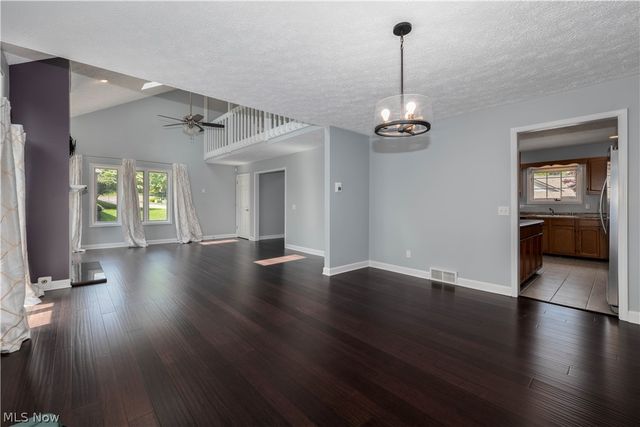 4920 Pond Drive NW, North Canton, OH 44720