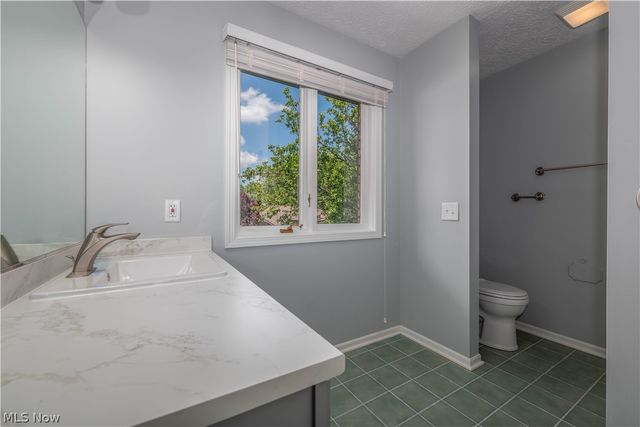 4920 Pond Drive NW, North Canton, OH 44720
