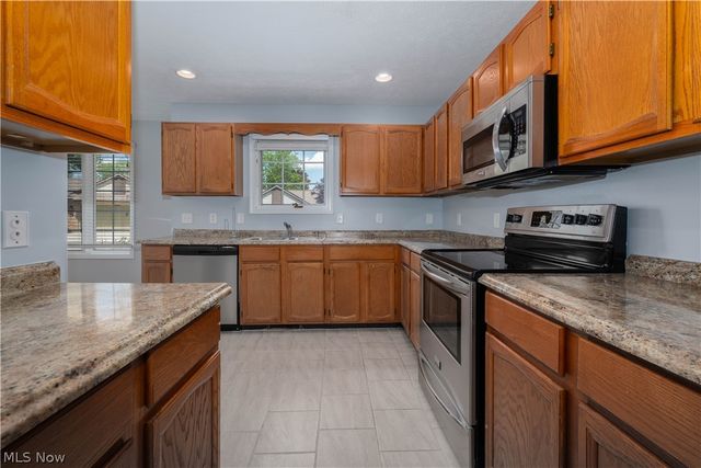 4920 Pond Drive NW, North Canton, OH 44720