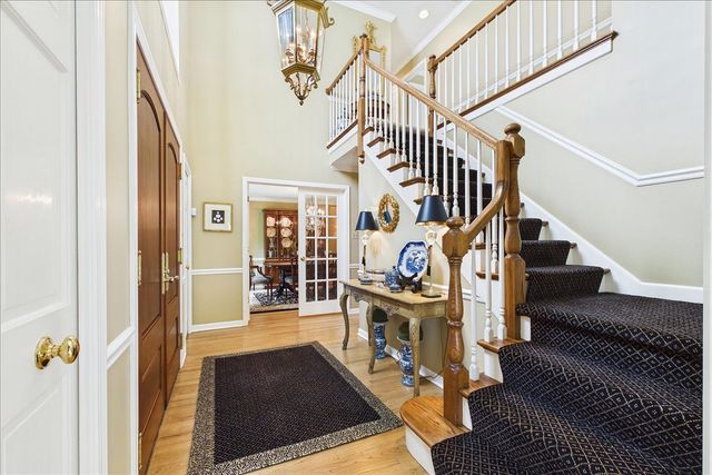 120 W Blackthorn Lane, Lake Forest, IL 60045