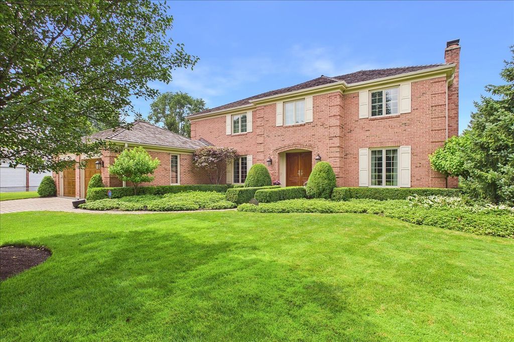 120 W Blackthorn Lane, Lake Forest, IL 60045