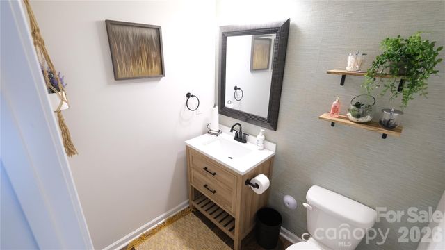 7032 Branch Fork Road, Charlotte, NC 28215