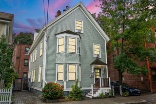 106 Brook St, Brookline, MA 02445
