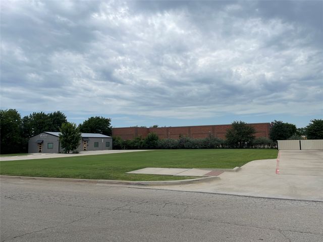 2002 Emery Street, Denton, TX 76201