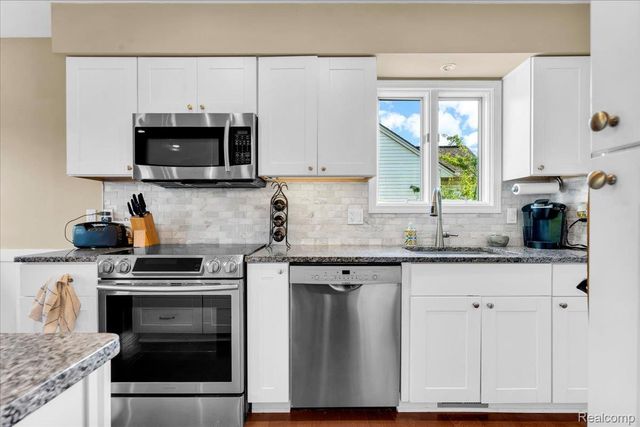 731 Berkshire Drive, Saline, MI 48176