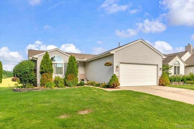 731 Berkshire Drive, Saline, MI 48176