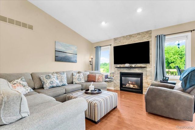 731 Berkshire Drive, Saline, MI 48176