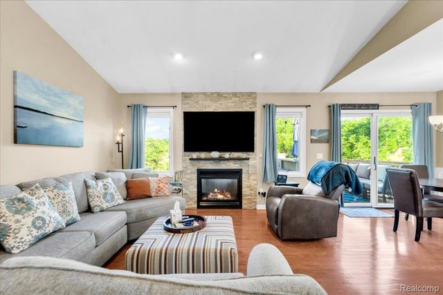 731 Berkshire Drive, Saline, MI 48176