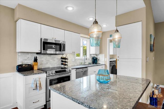 731 Berkshire Drive, Saline, MI 48176
