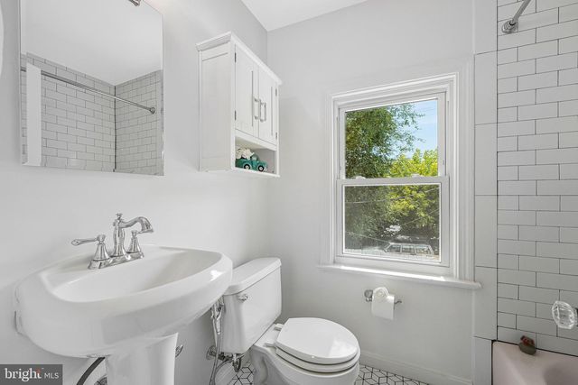 4782 21ST RD N, Arlington, VA 22207