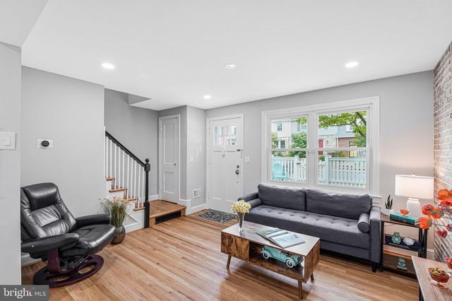 4782 21ST RD N, Arlington, VA 22207