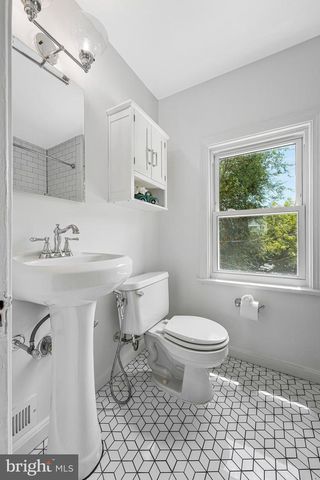 4782 21ST RD N, Arlington, VA 22207