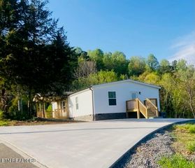 9556 Crisman Rd, Heiskell, TN 37754