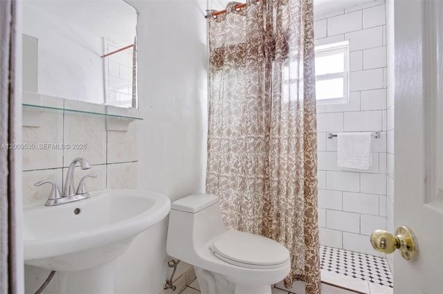 16030 NE 19th Pl, North Miami Beach, FL 33162