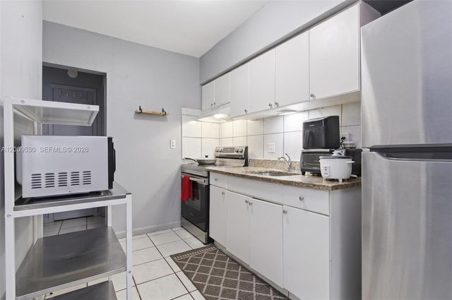 16030 NE 19th Pl, North Miami Beach, FL 33162