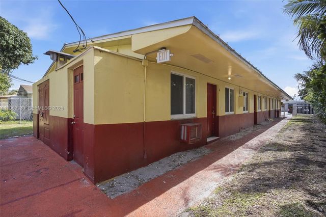 16030 NE 19th Pl, North Miami Beach, FL 33162