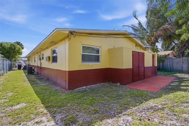 16030 NE 19th Pl, North Miami Beach, FL 33162