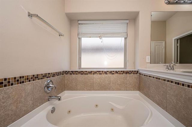 2405 NW 158th Street, Edmond, OK 73013