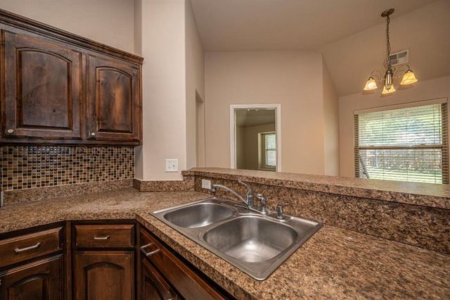 2405 NW 158th Street, Edmond, OK 73013