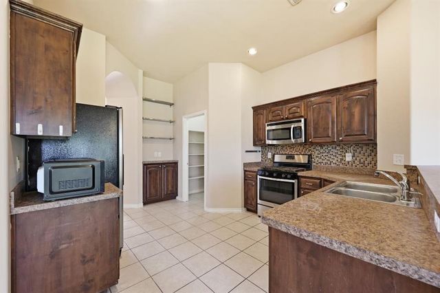 2405 NW 158th Street, Edmond, OK 73013