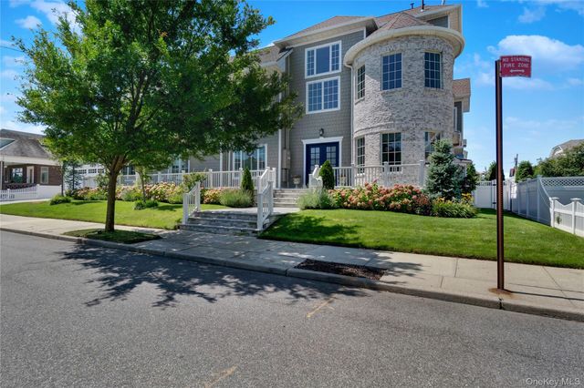 171 Beach 148th Street, Neponsit, NY 11694