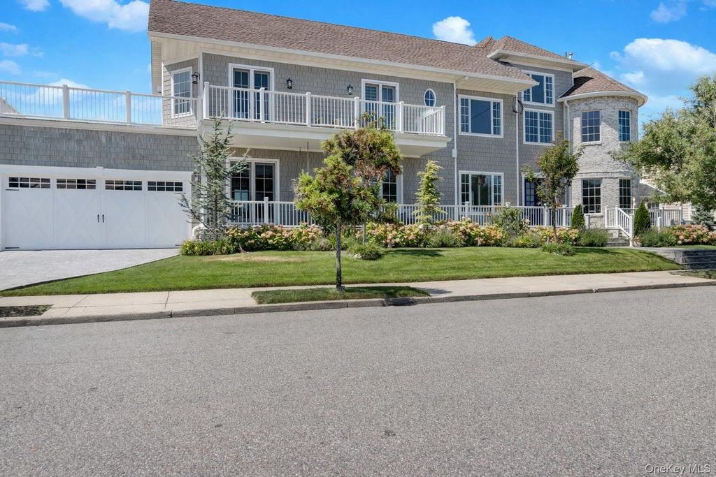 171 Beach 148th Street, Neponsit, NY 11694
