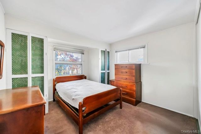 4 Hope Drive, Plainview, NY 11803