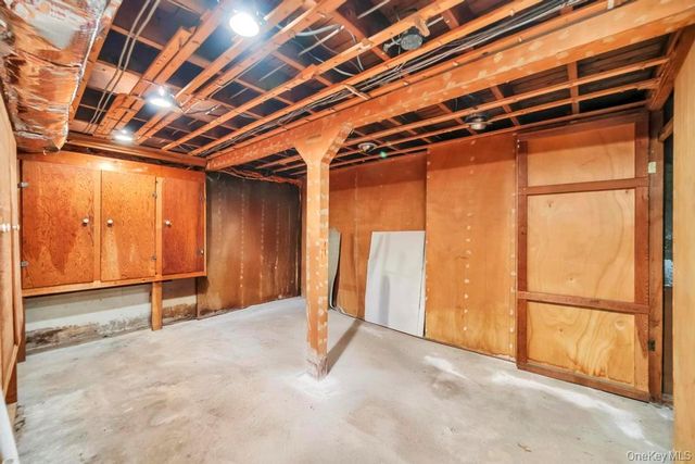 4 Hope Drive, Plainview, NY 11803