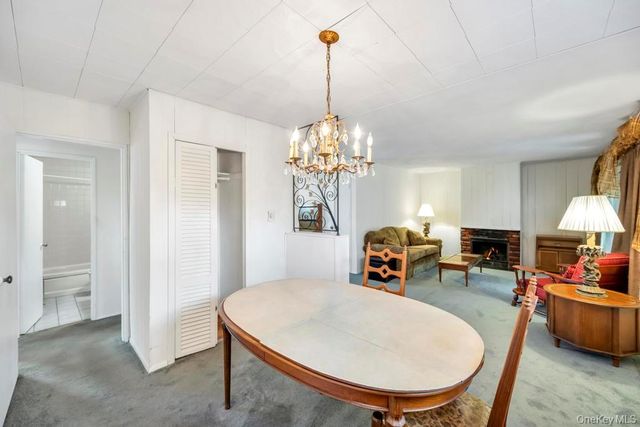 4 Hope Drive, Plainview, NY 11803