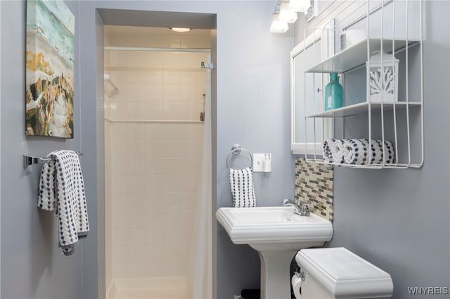 4675 Schurr Road, Clarence, NY 14031