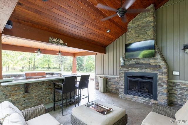 4675 Schurr Road, Clarence, NY 14031