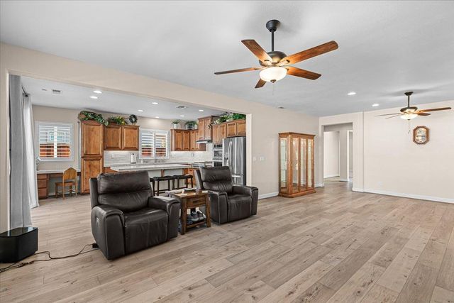 2030 Baluchi Way, Oakdale, CA 95361