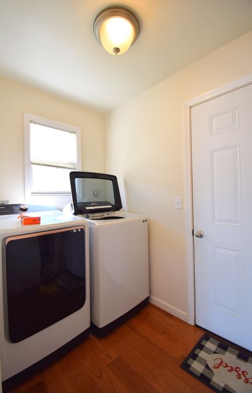 Image 11 of property listing at 4304 Woodglen Lane, Mt Vernon, IL 62864