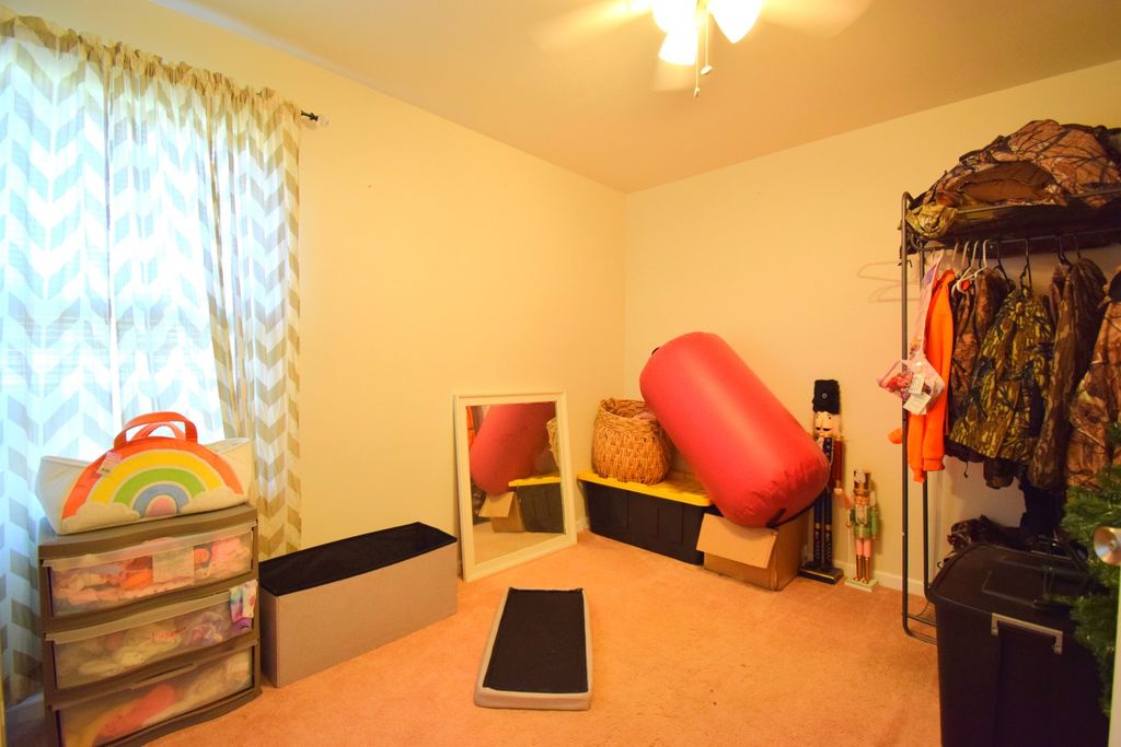 Image 17 of property listing at 4304 Woodglen Lane, Mt Vernon, IL 62864