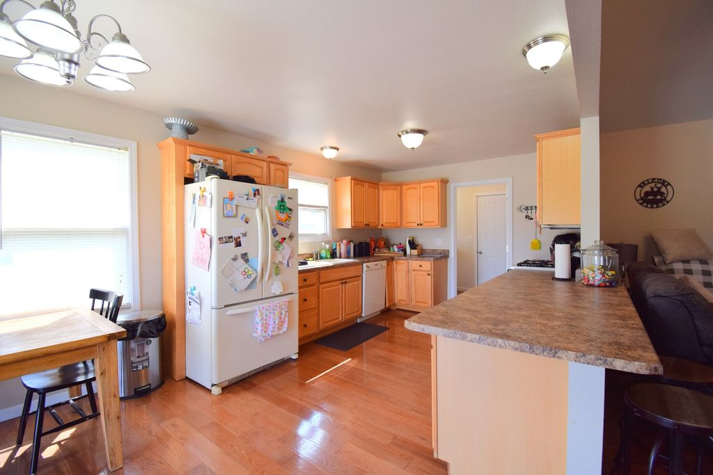 Image 9 of property listing at 4304 Woodglen Lane, Mt Vernon, IL 62864