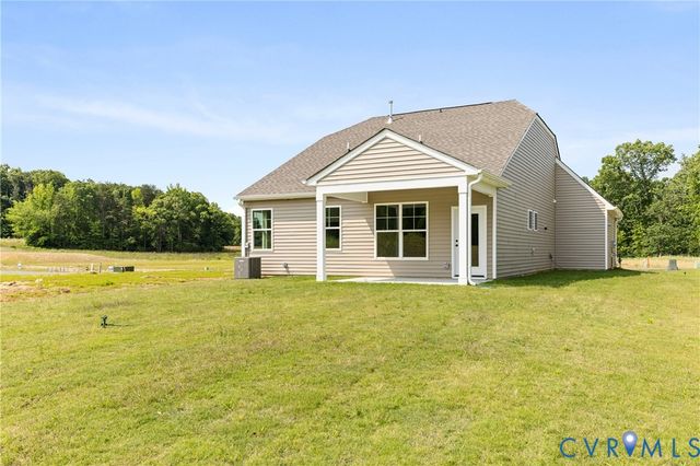 10290 Szalay Ln, Ashland, VA 23005