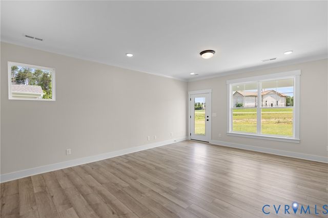 10290 Szalay Ln, Ashland, VA 23005