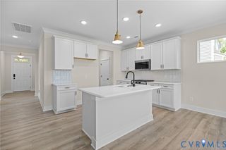 10290 Szalay Ln, Ashland, VA 23005