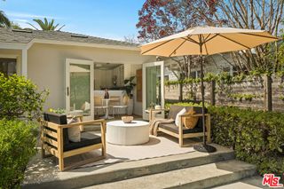 2477 Walnut Avenue, Venice, CA 90291