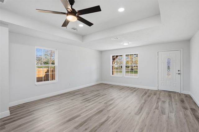 211 MOSS Avenue, Hearne, TX 77859