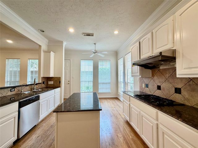 2806 Briarhurst Park, Houston, TX 77057