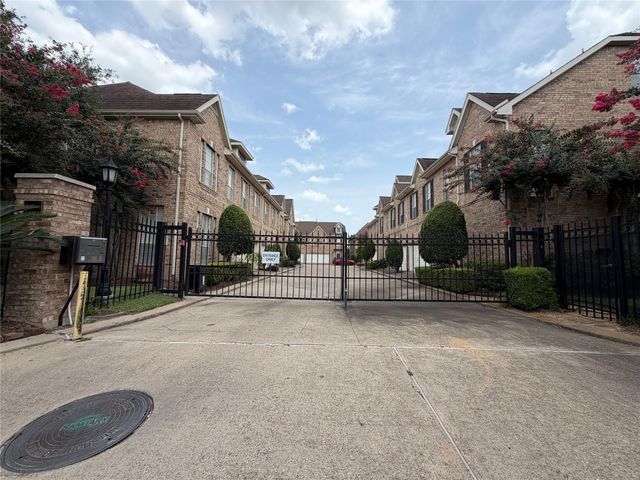 2806 Briarhurst Park, Houston, TX 77057