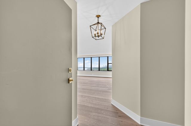 5801 N SHERIDAN Road 20D, Chicago, IL 60660