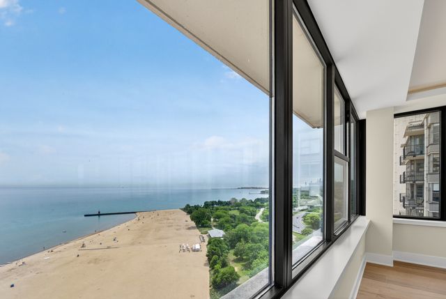 5801 N SHERIDAN Road 20D, Chicago, IL 60660