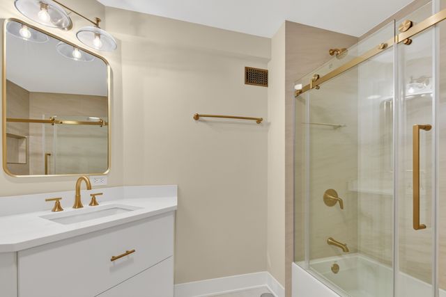 5801 N SHERIDAN Road 20D, Chicago, IL 60660