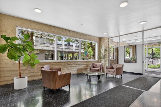 5801 N SHERIDAN Road 20D, Chicago, IL 60660