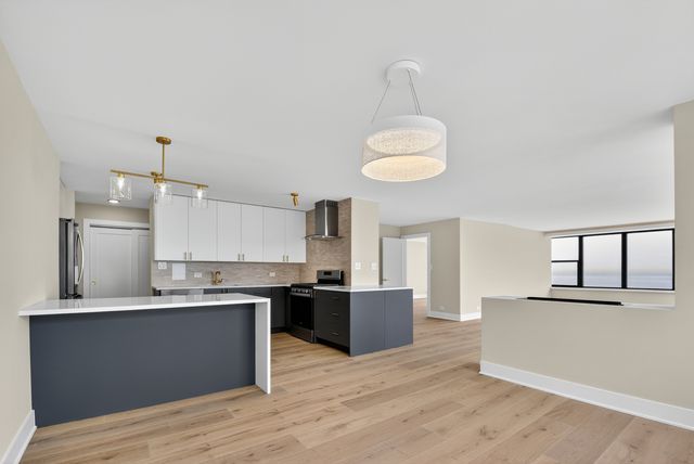 5801 N SHERIDAN Road 20D, Chicago, IL 60660
