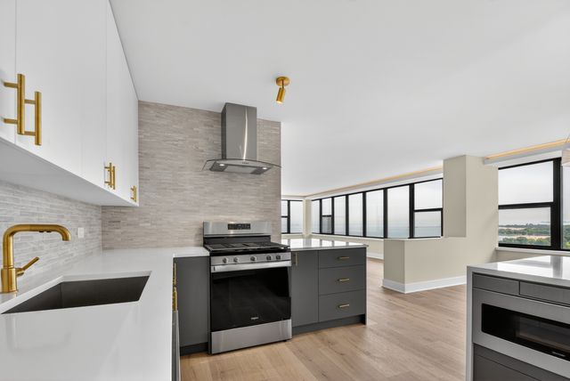 5801 N SHERIDAN Road 20D, Chicago, IL 60660
