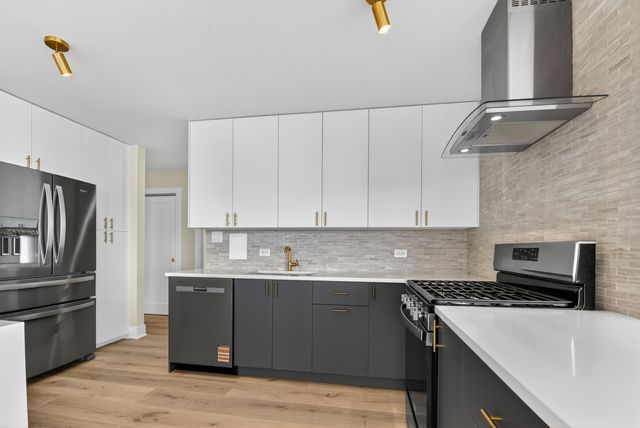 5801 N SHERIDAN Road 20D, Chicago, IL 60660